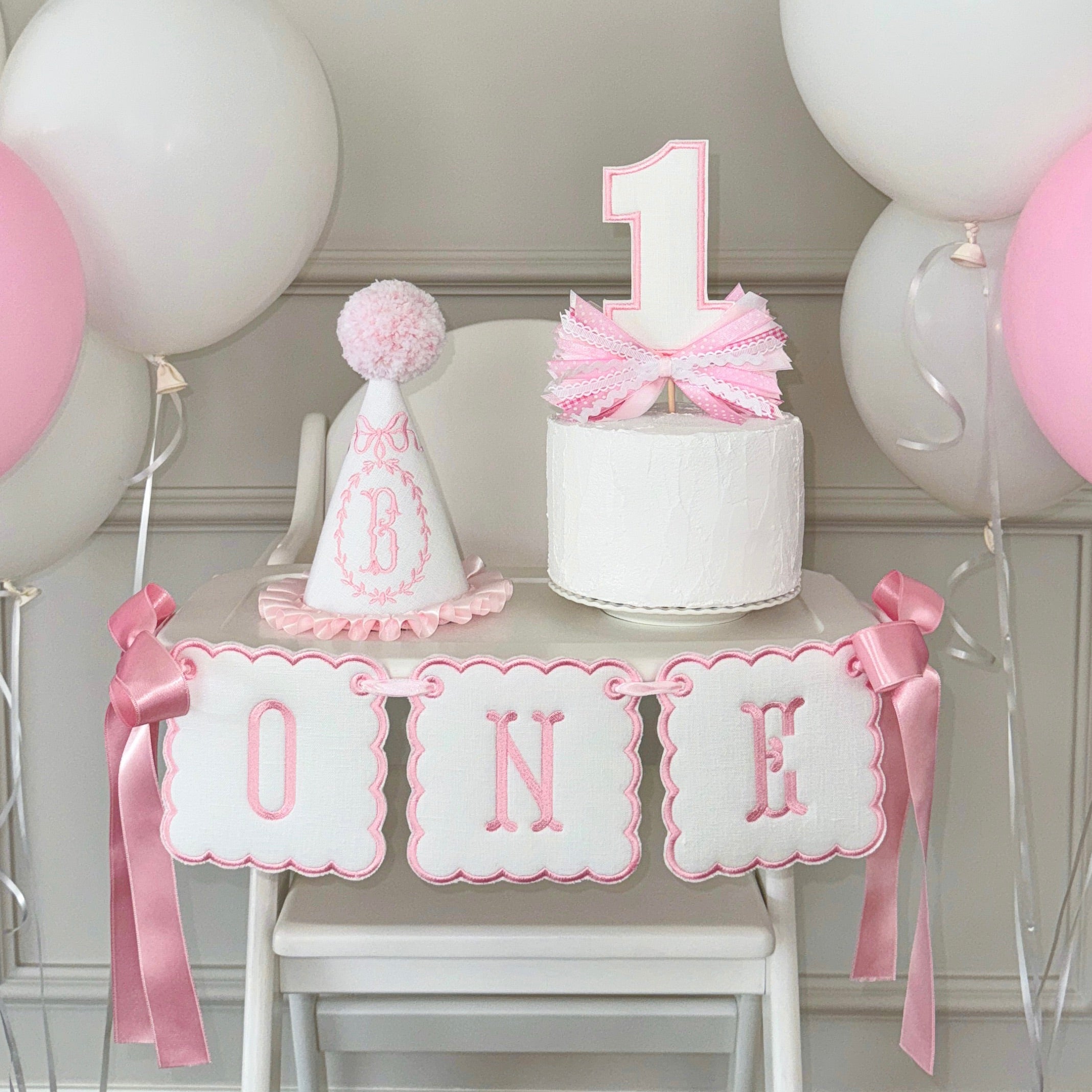 high chair banner, Embroidered First Birthday High Chair Banner, Fabric Birthday Banner, One High chair Banner, First Birthday Wall Banner, birthday banner, One Birthday Banner, birthday decor, happy birthday banner, One Year Banner For High Chair, High chair Banner, One Magical Year, First Birthday Baby , Classic Birthday, One Year Old, Kinder geburstag, first birthday decor, Cake smash photos, 1st birthday party