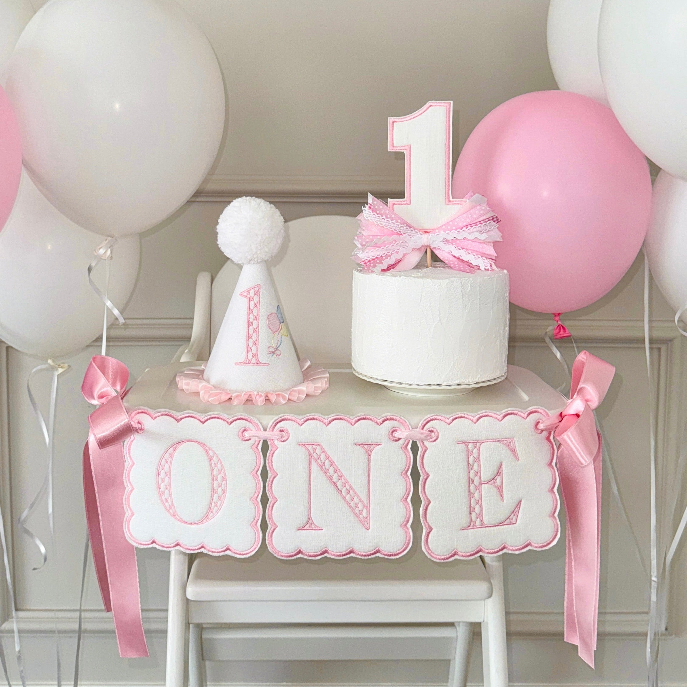high chair banner, Embroidered First Birthday High Chair Banner, Fabric Birthday Banner, One High chair Banner, First Birthday Wall Banner, birthday banner, One Birthday Banner, birthday decor, happy birthday banner, One Year Banner For High Chair, High chair Banner, One Magical Year, First Birthday Baby , Classic Birthday, One Year Old, Kinder geburstag, first birthday decor, Cake smash photos, 1st birthday party