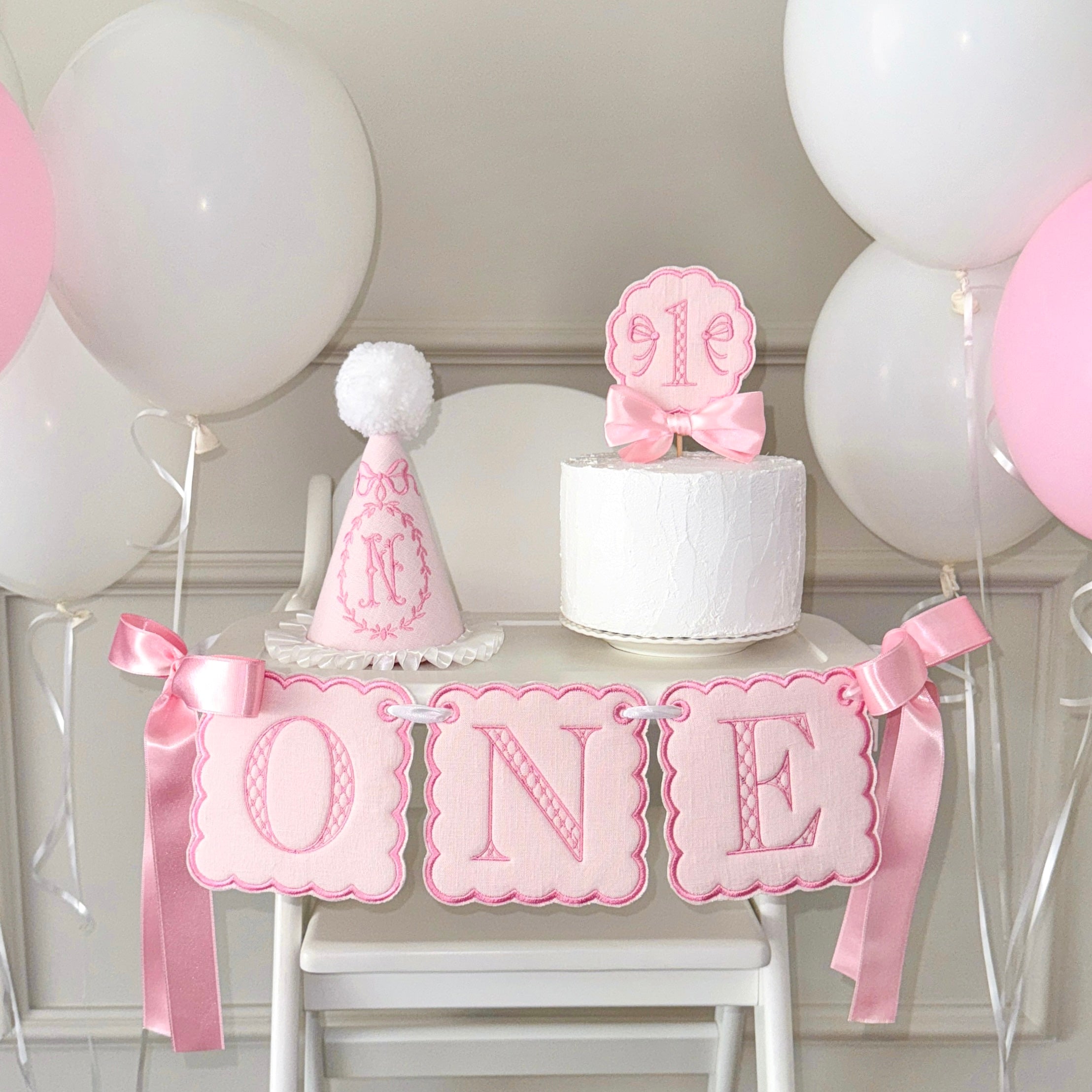 high chair banner, Embroidered First Birthday High Chair Banner, Fabric Birthday Banner, One High chair Banner, First Birthday Wall Banner, birthday banner, One Birthday Banner, birthday decor, happy birthday banner, One Year Banner For High Chair, High chair Banner, One Magical Year, First Birthday Baby , Classic Birthday, One Year Old, Kinder geburstag, first birthday decor, Cake smash photos, 1st birthday party