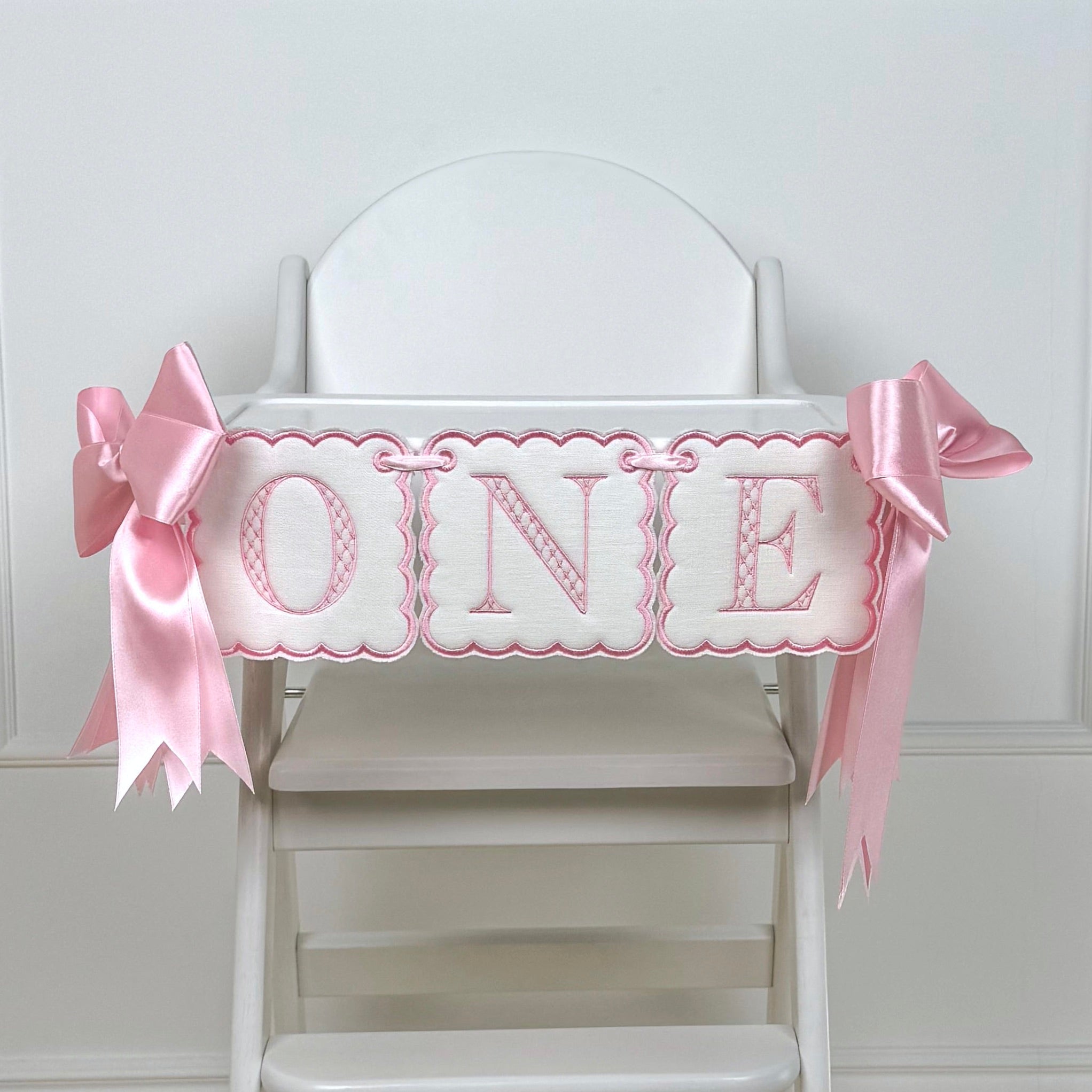 high chair banner, Embroidered First Birthday High Chair Banner, Fabric Birthday Banner, One High chair Banner, First Birthday Wall Banner, birthday banner, One Birthday Banner, birthday decor, happy birthday banner, One Year Banner For High Chair, High chair Banner, One Magical Year, First Birthday Baby , Classic Birthday, One Year Old, Kinder geburstag, first birthday decor, Cake smash photos, 1st birthday party