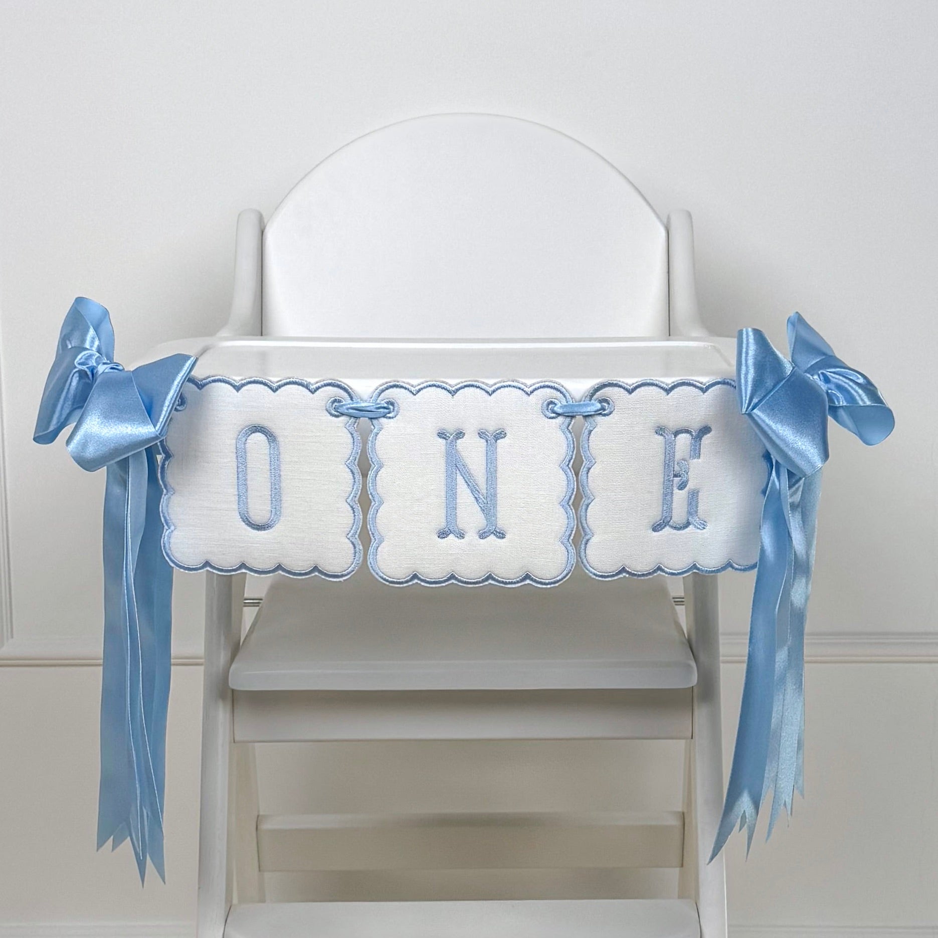 high chair banner, Embroidered First Birthday High Chair Banner, Fabric Birthday Banner, One High chair Banner, First Birthday Wall Banner, birthday banner, One Birthday Banner, birthday decor, happy birthday banner, One Year Banner For High Chair, High chair Banner, One Magical Year, First Birthday Baby , Classic Birthday, One Year Old, Kinder geburstag, first birthday decor, Cake smash photos, 1st birthday party