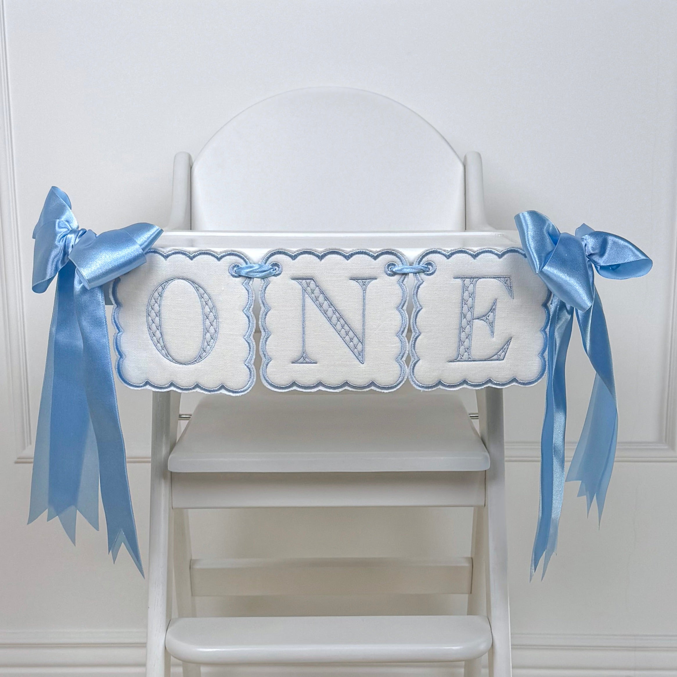 high chair banner, Embroidered First Birthday High Chair Banner, Fabric Birthday Banner, One High chair Banner, First Birthday Wall Banner, birthday banner, One Birthday Banner, birthday decor, happy birthday banner, One Year Banner For High Chair, High chair Banner, One Magical Year, First Birthday Baby , Classic Birthday, One Year Old, Kinder geburstag, first birthday decor, Cake smash photos, 1st birthday party