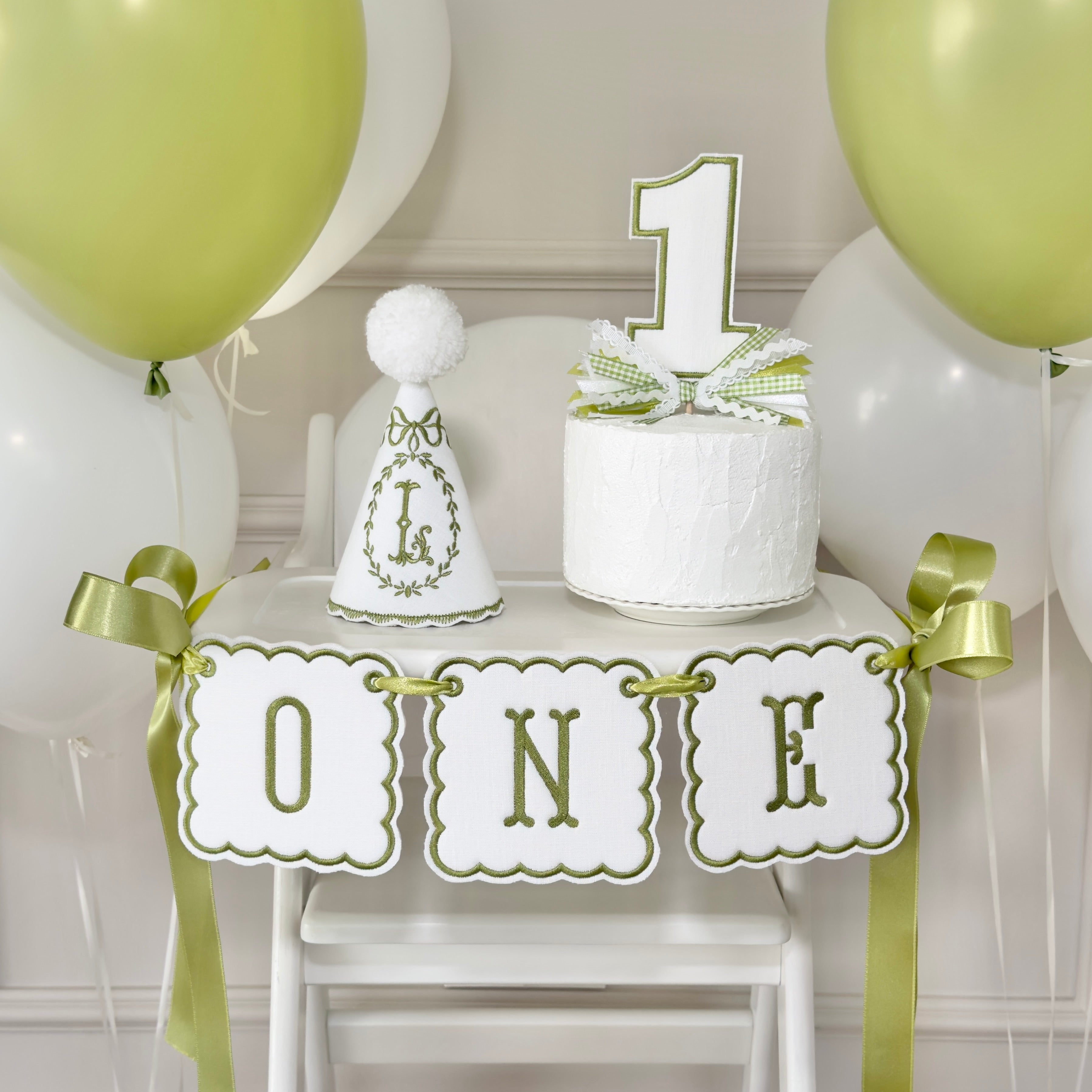 high chair banner, Embroidered First Birthday High Chair Banner, Fabric Birthday Banner, One High chair Banner, First Birthday Wall Banner, birthday banner, One Birthday Banner, birthday decor, happy birthday banner, One Year Banner For High Chair, High chair Banner, One Magical Year, First Birthday Baby , Classic Birthday, One Year Old, Kinder geburstag, first birthday decor, Cake smash photos, 1st birthday party