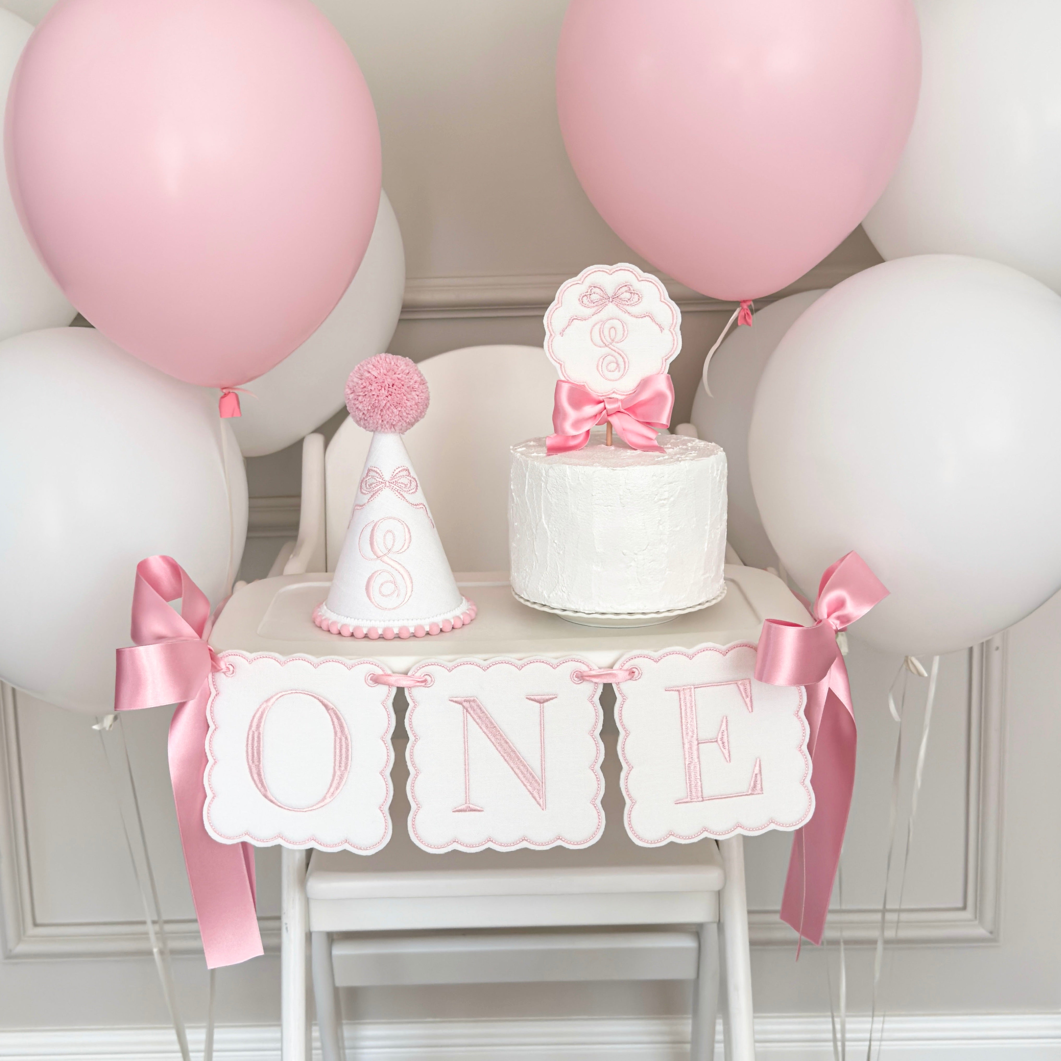 high chair banner, Embroidered First Birthday High Chair Banner, Fabric Birthday Banner, One High chair Banner, First Birthday Wall Banner, birthday banner, One Birthday Banner, birthday decor, happy birthday banner, One Year Banner For High Chair, High chair Banner, One Magical Year, First Birthday Baby , Classic Birthday, One Year Old, Kinder geburstag, first birthday decor, Cake smash photos, 1st birthday party