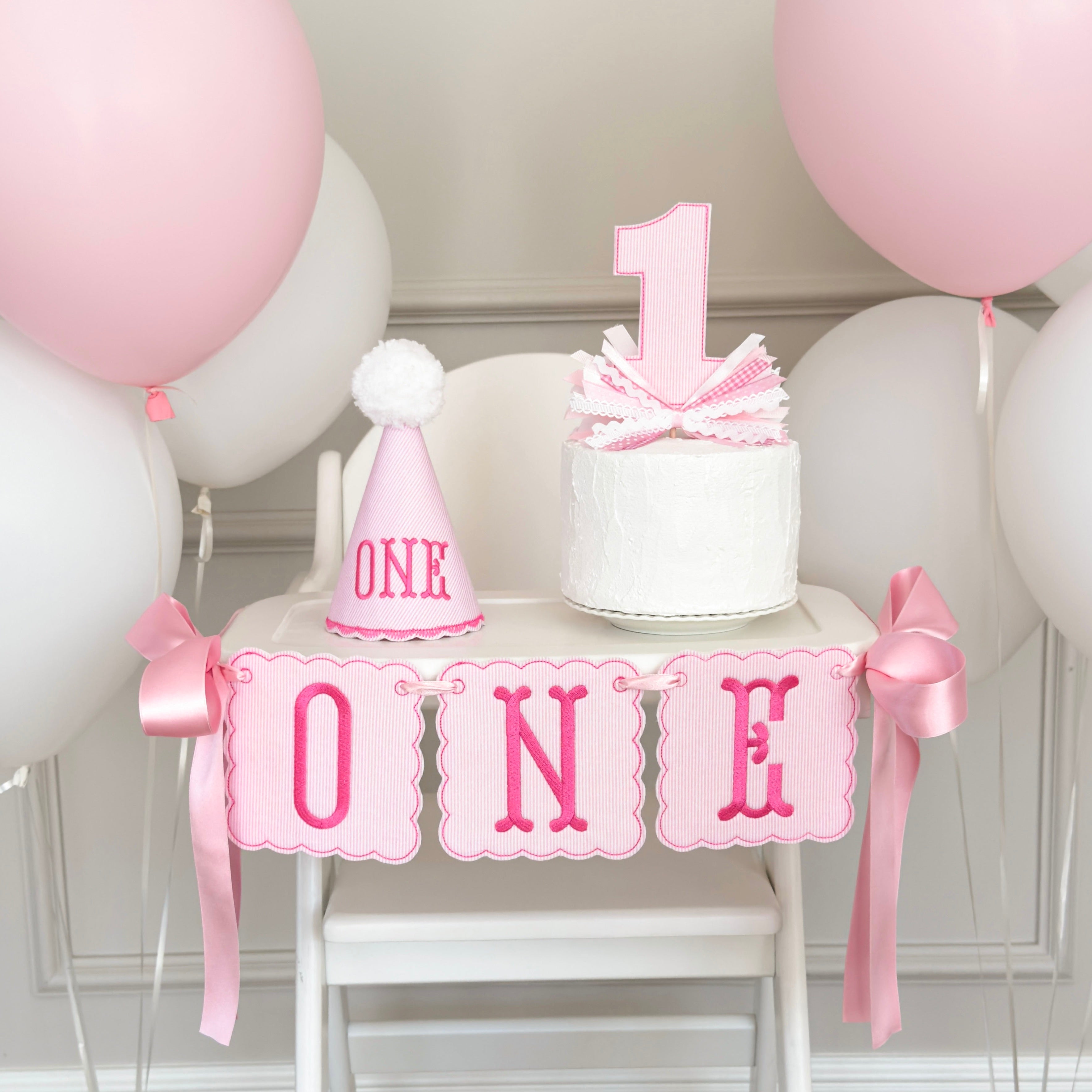 high chair banner, Embroidered First Birthday High Chair Banner, Fabric Birthday Banner, One High chair Banner, First Birthday Wall Banner, birthday banner, One Birthday Banner, birthday decor, happy birthday banner, One Year Banner For High Chair, High chair Banner, One Magical Year, First Birthday Baby , Classic Birthday, One Year Old, Kinder geburstag, first birthday decor, Cake smash photos, 1st birthday party